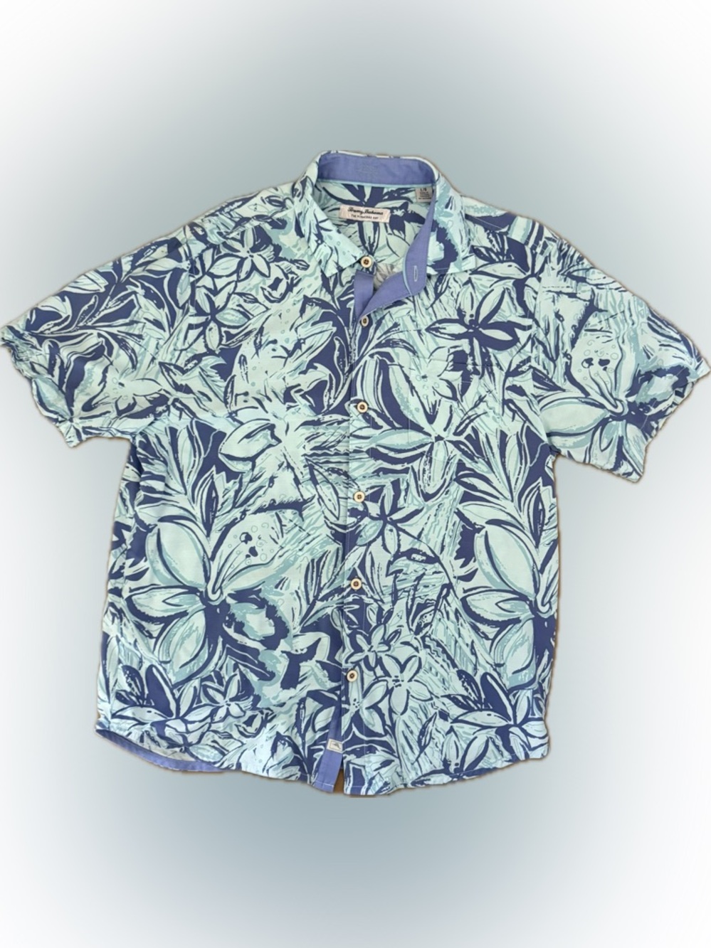 Tommy Bahama Light Blue and Navy Floral Camp Shirt size large EUC